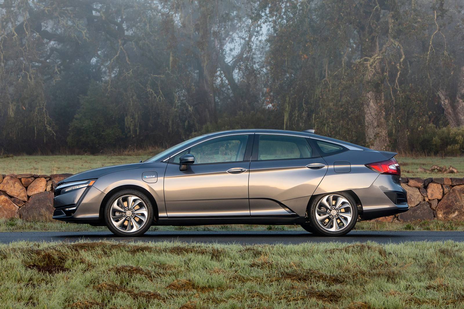 Honda Clarity Touring Plug-In Hybrid Sedan Profile