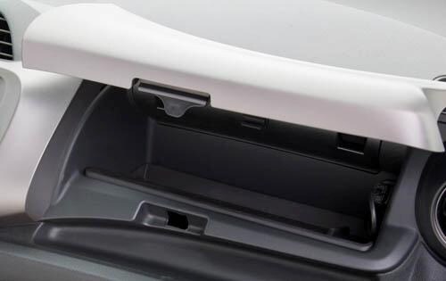 2011 Honda Fit front safety DETAIL