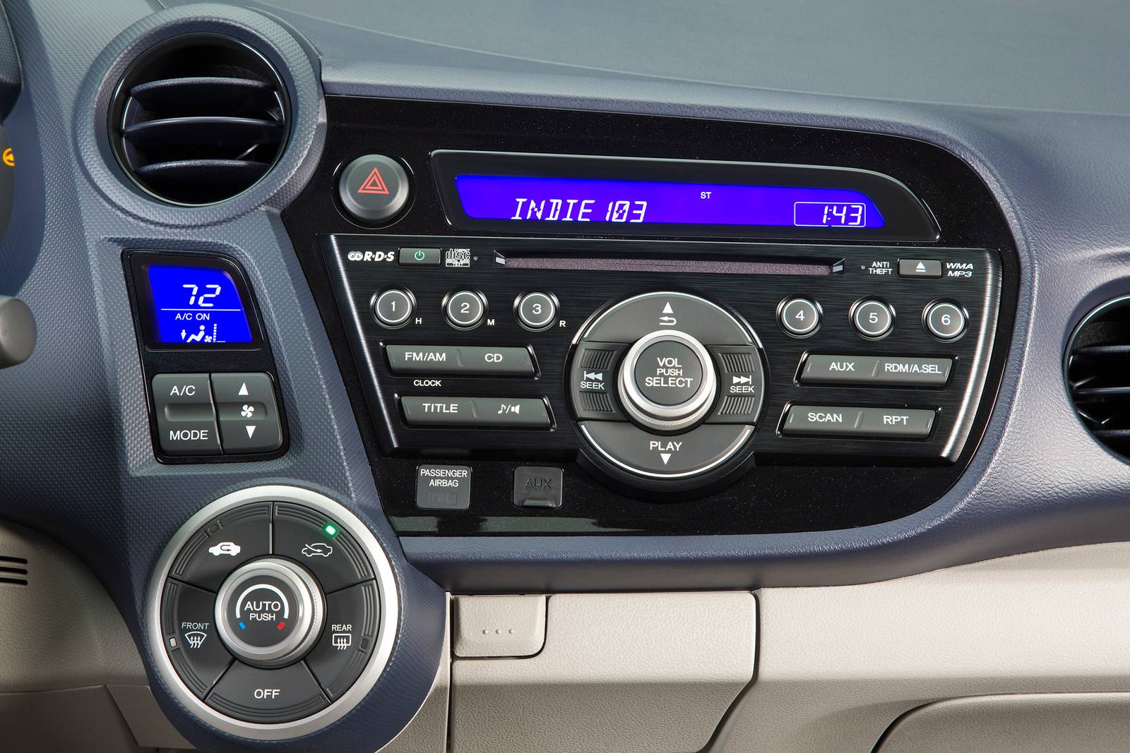 2010 Honda Insight interior CC