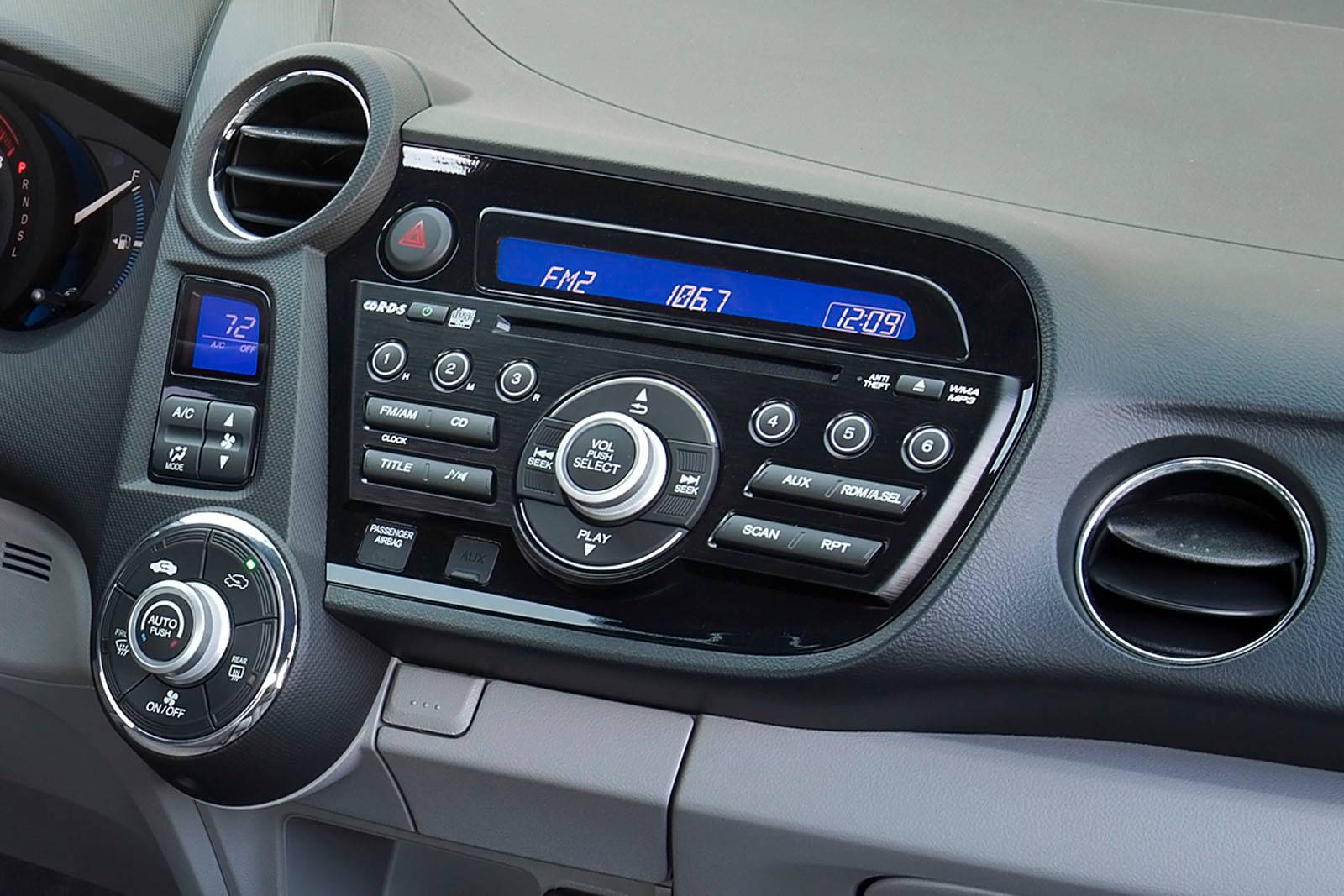 2013 Honda Insight interior CC