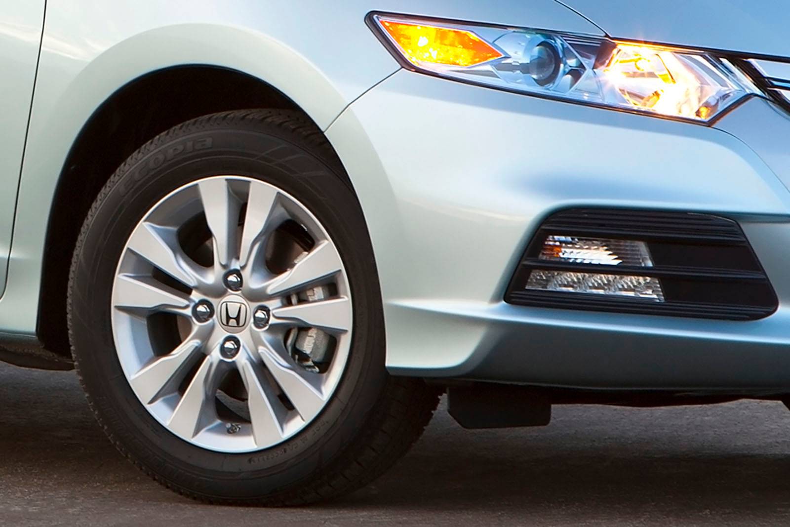 2013 Honda Insight — OEM photo 5
