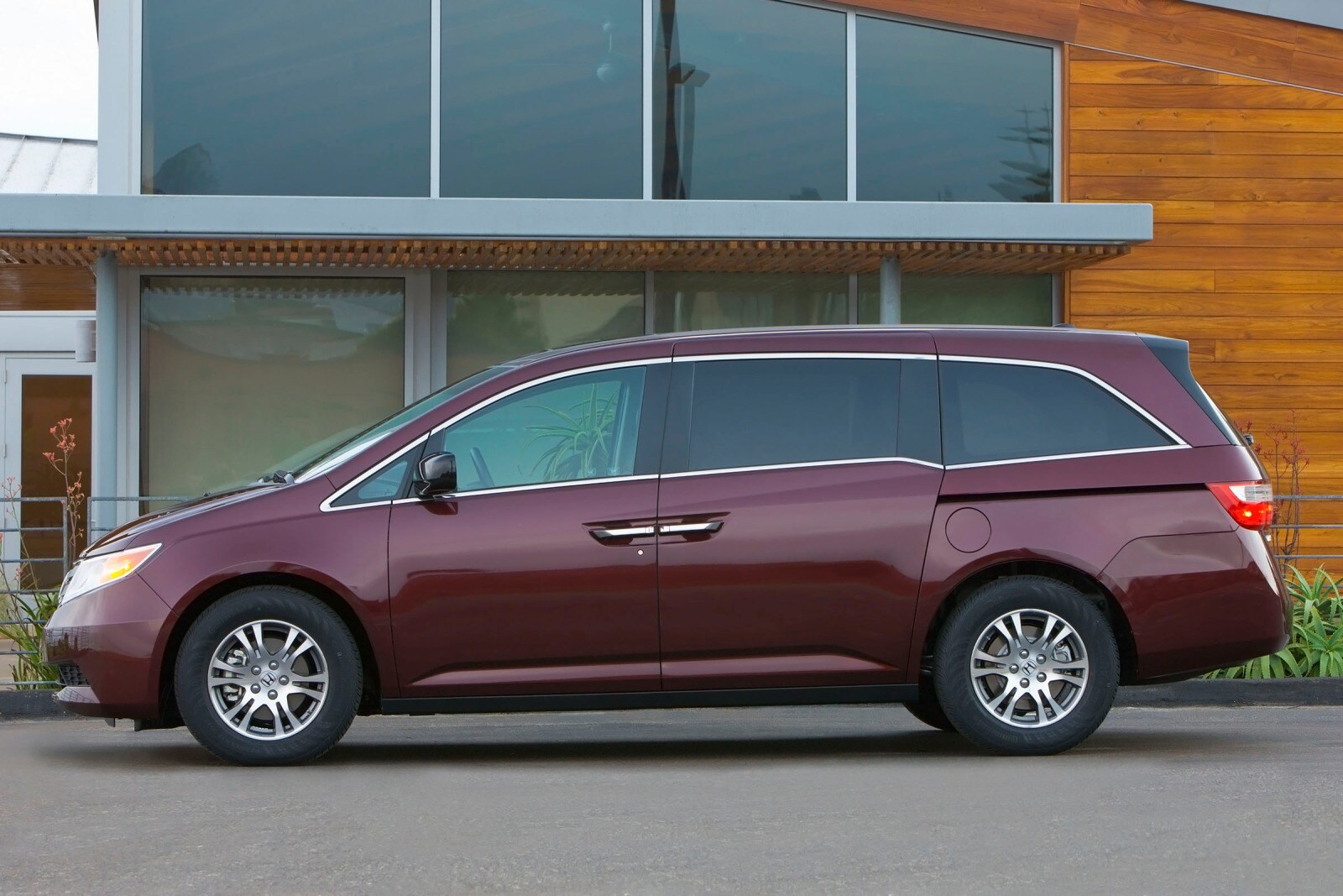 2012 Honda Odyssey exterior FQ
