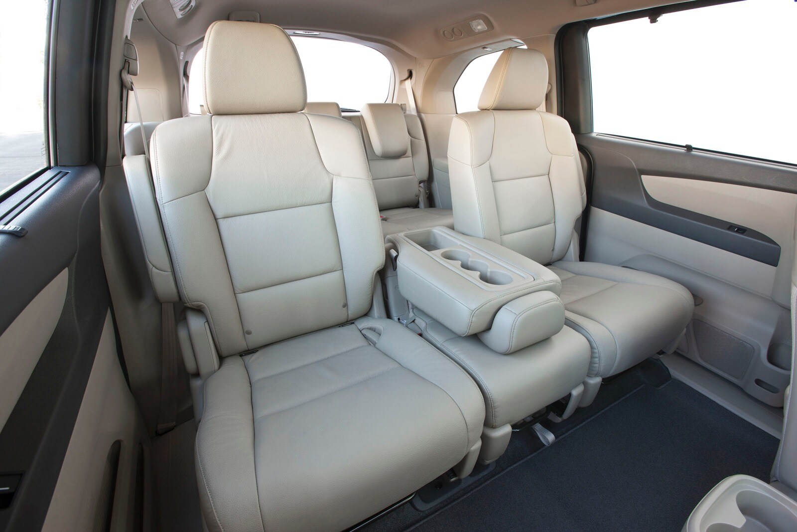 2012 Honda Odyssey interior RI