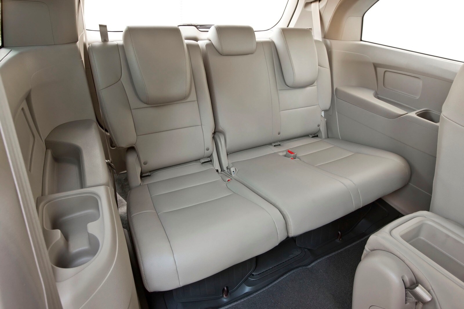 2012 Honda Odyssey interior RI