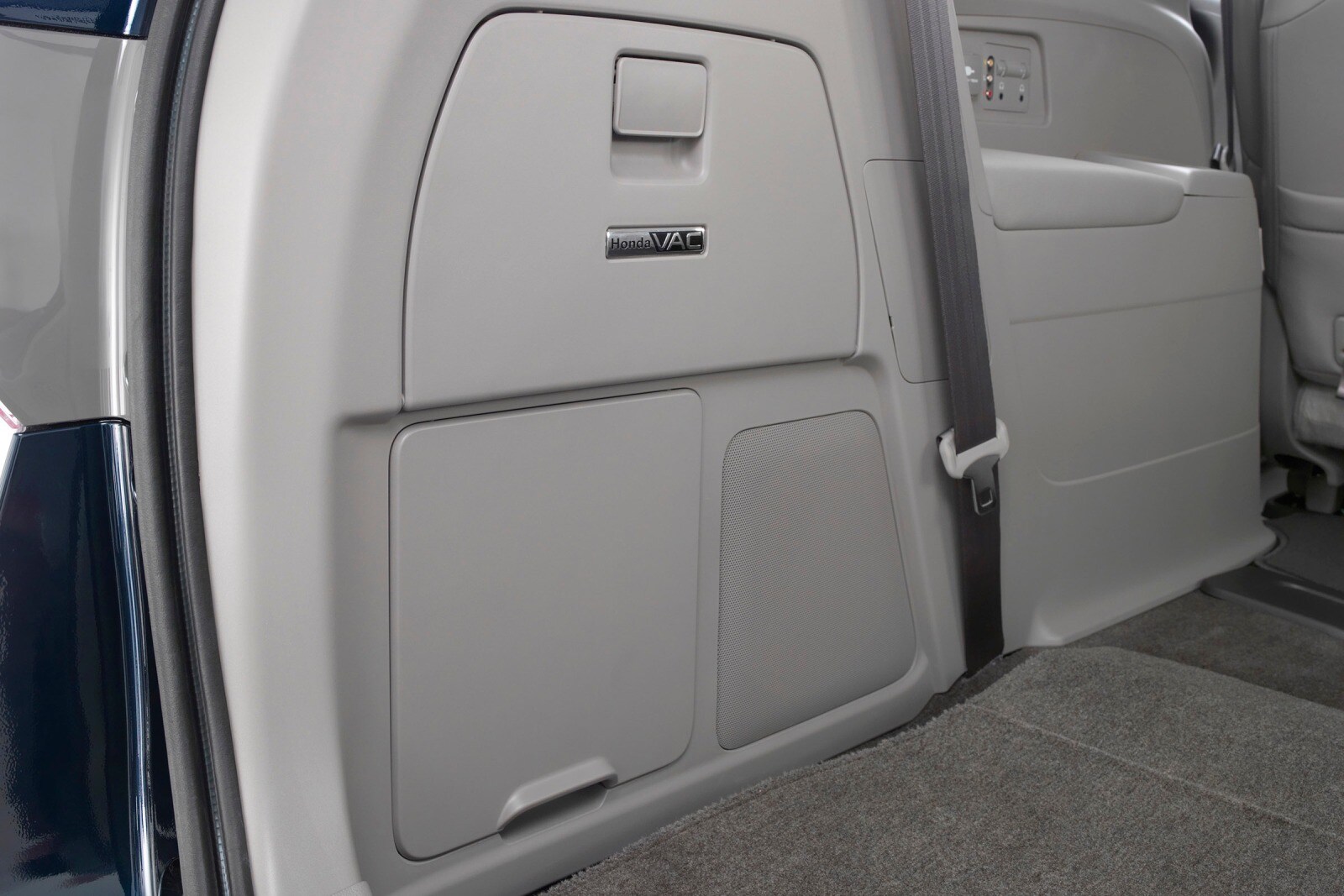 2017 Honda Odyssey front safety DETAIL