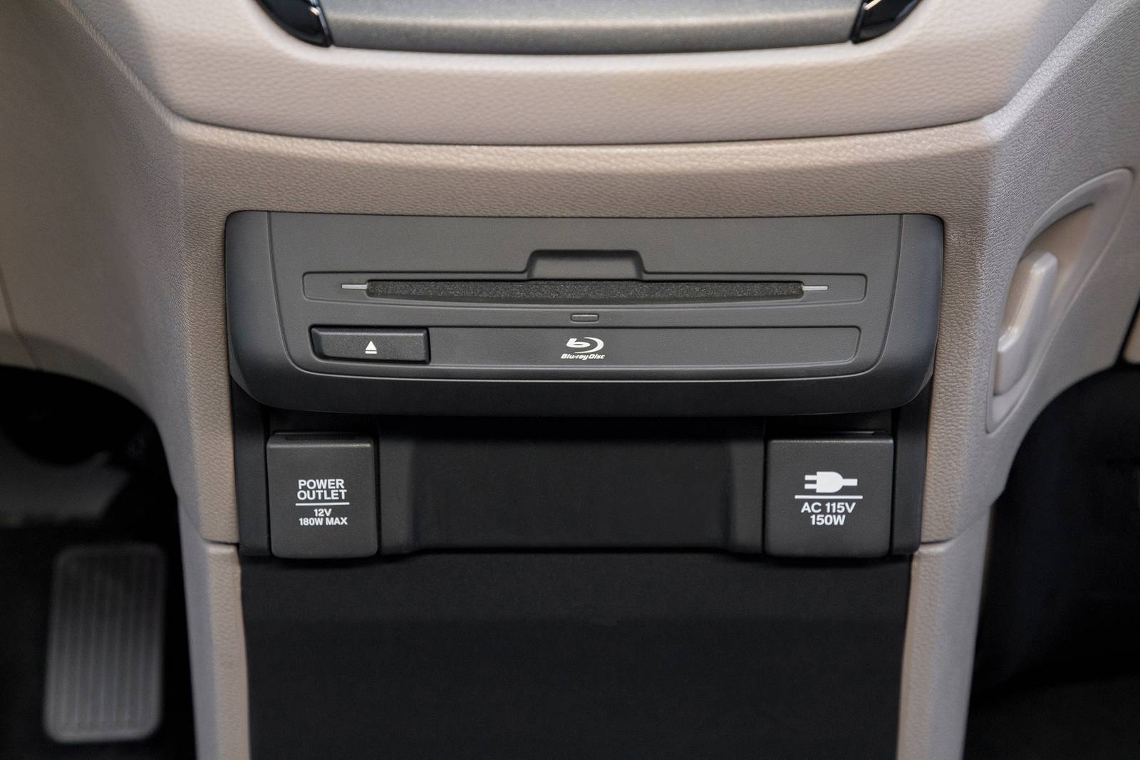 2018 Honda Odyssey interior DETAIL