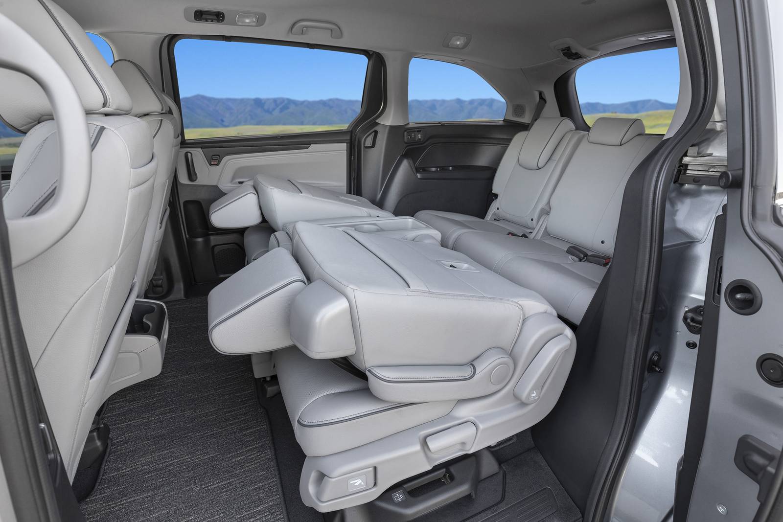 2021 Honda Odyssey interior RI