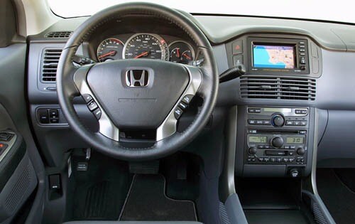 2003 Honda Pilot interior D