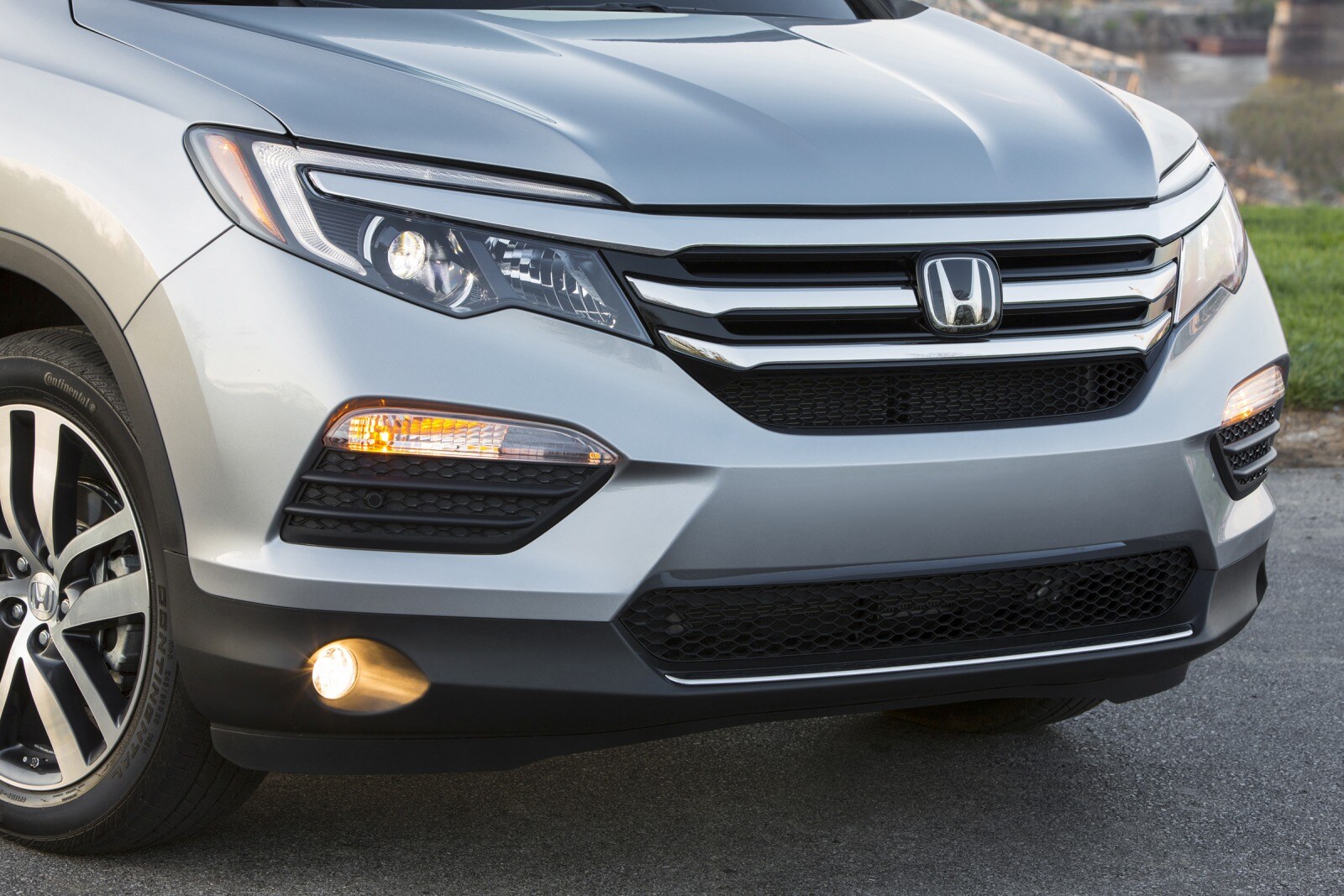 2016 Honda Pilot exterior FBDG