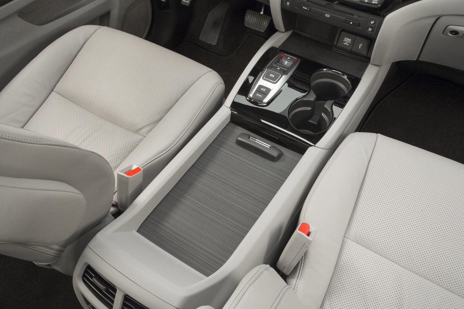 2016 Honda Pilot front safety DETAIL