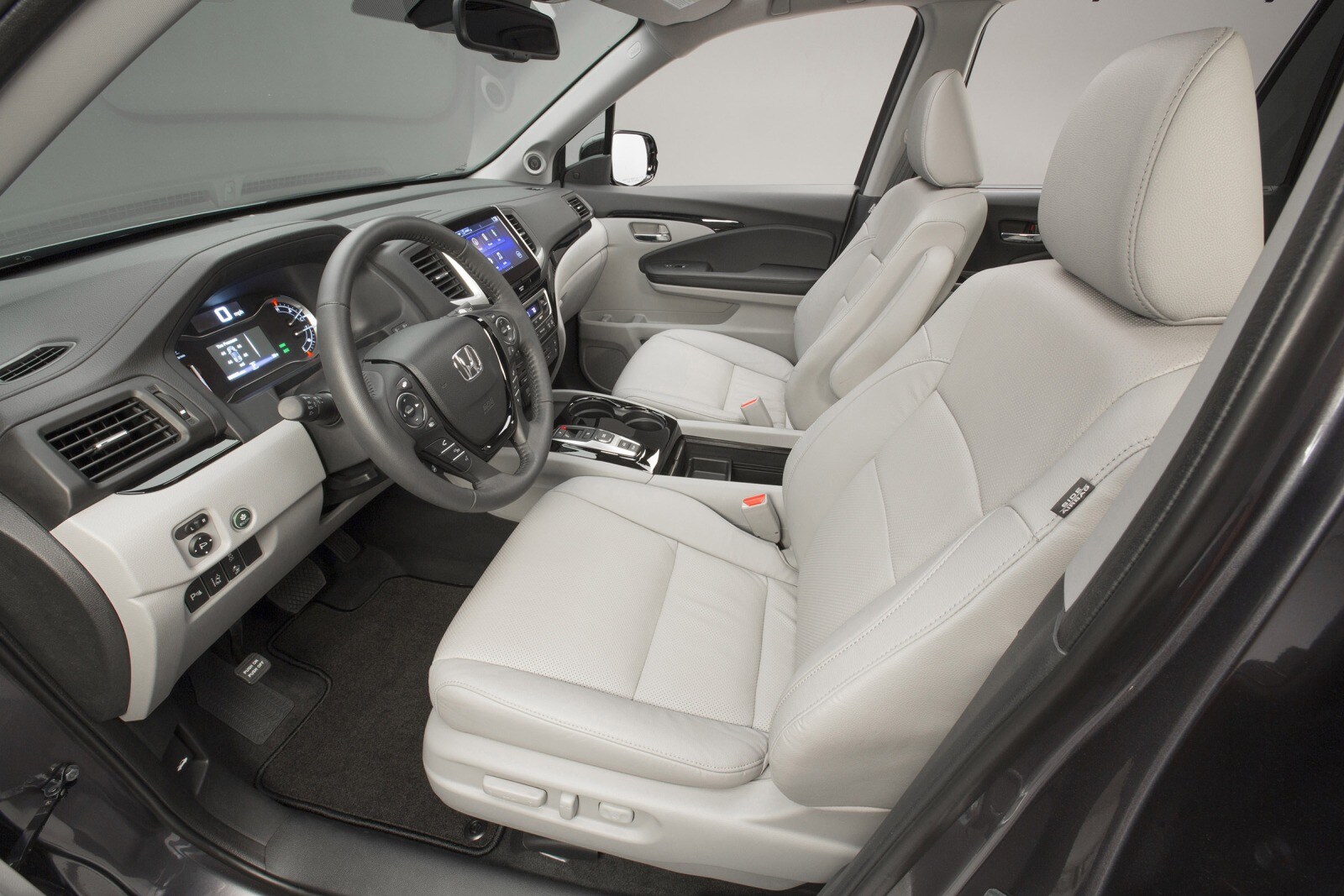 2016 Honda Pilot interior I