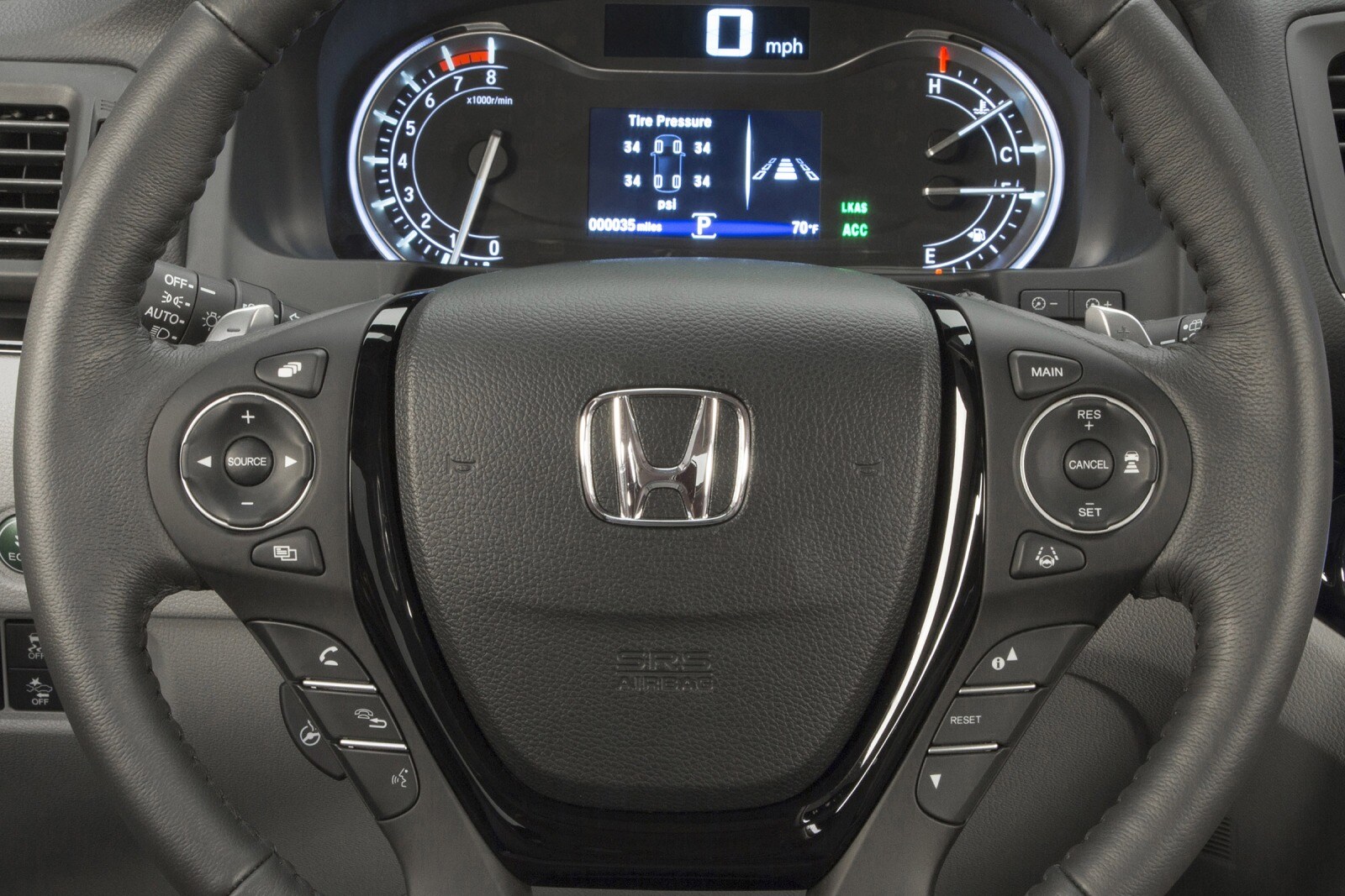 2016 Honda Pilot interior SWD
