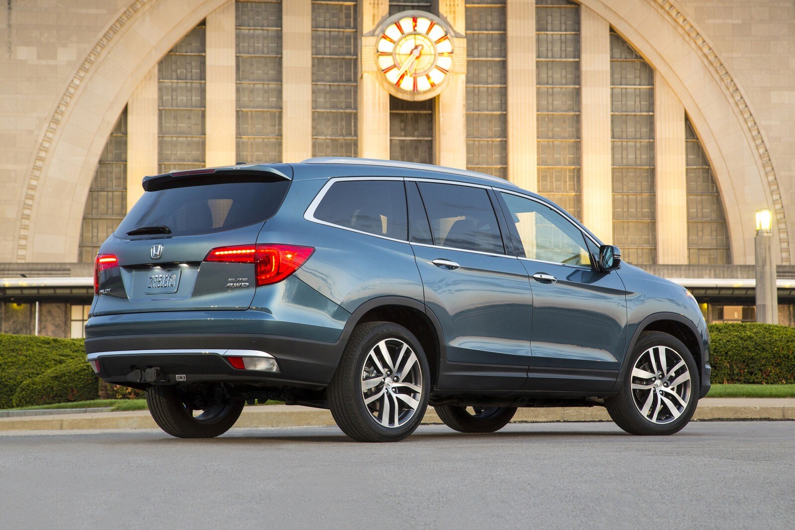 2017 Honda Pilot exterior EXM