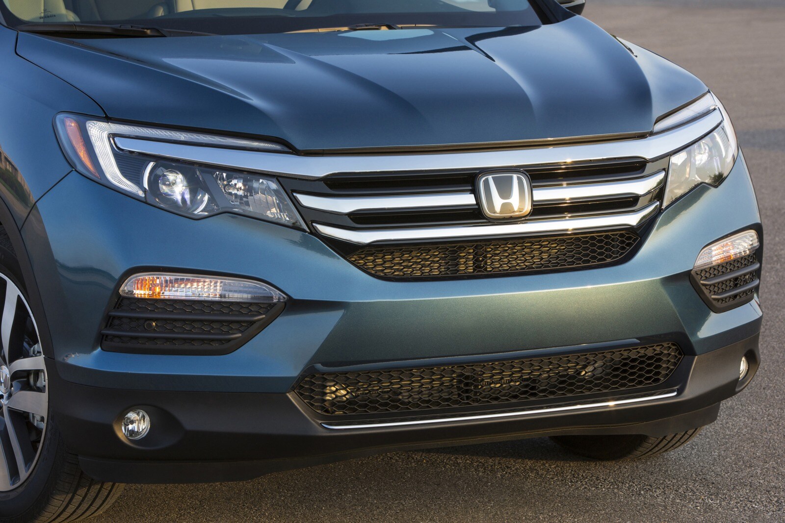 2018 Honda Pilot exterior FBDG