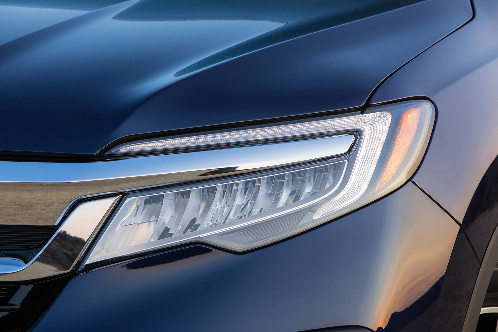 2021 Honda Pilot front safety EDETAIL