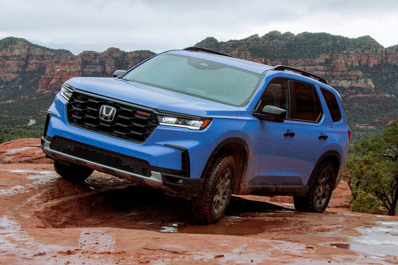 2025 Honda Pilot exterior FQ