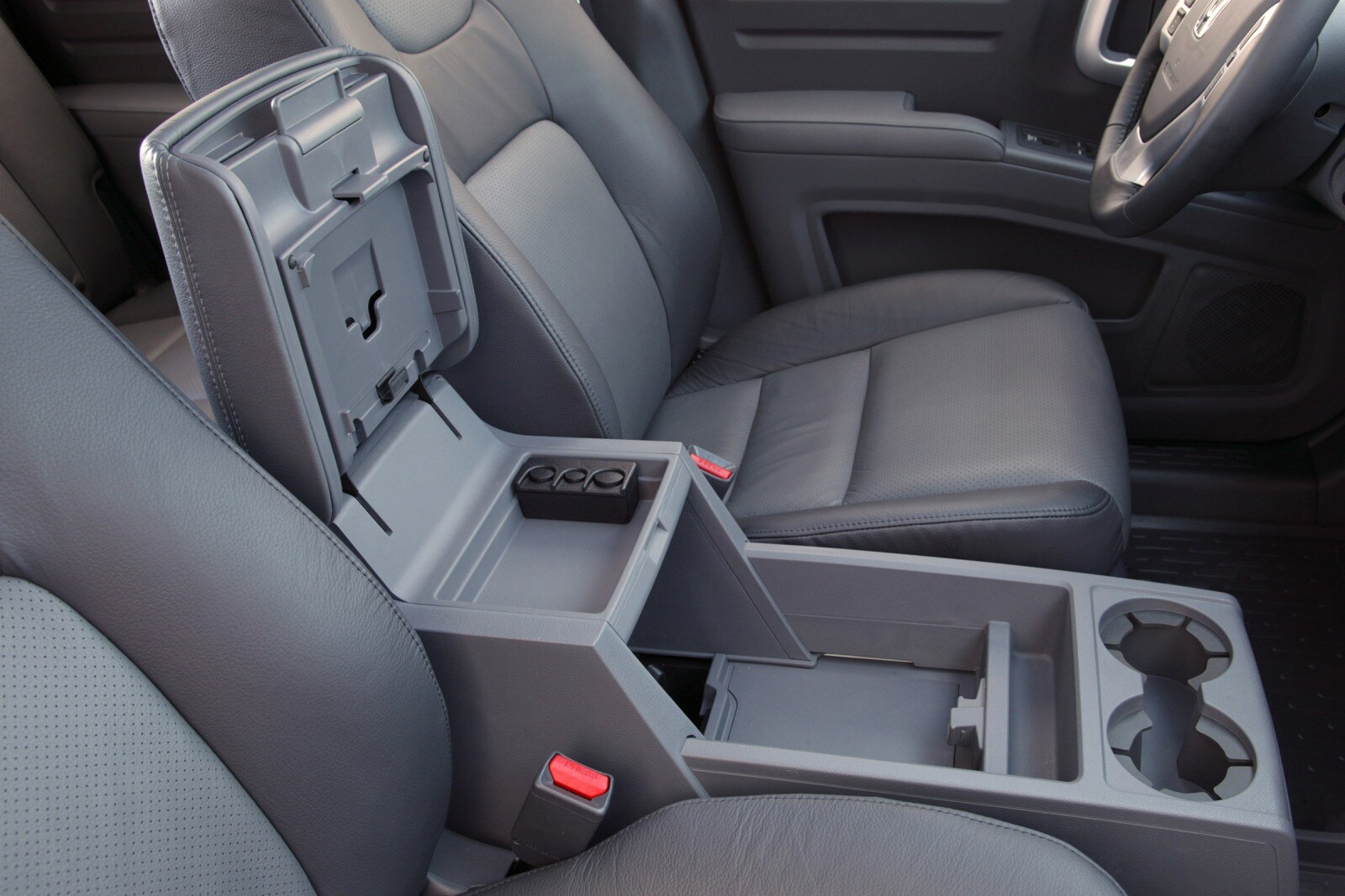 2008 Honda Ridgeline interior DETAIL