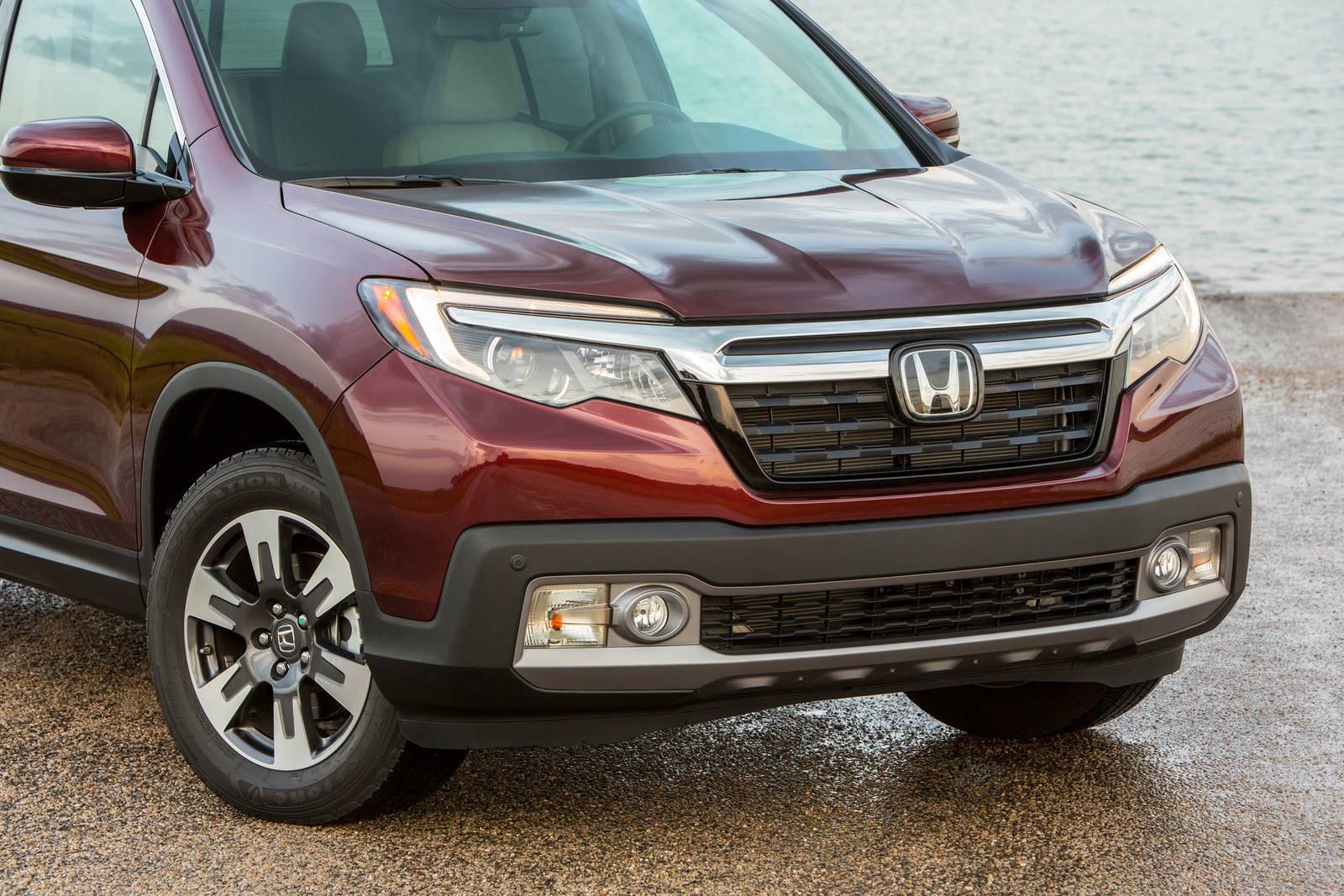 2018 Honda Ridgeline exterior FBDG