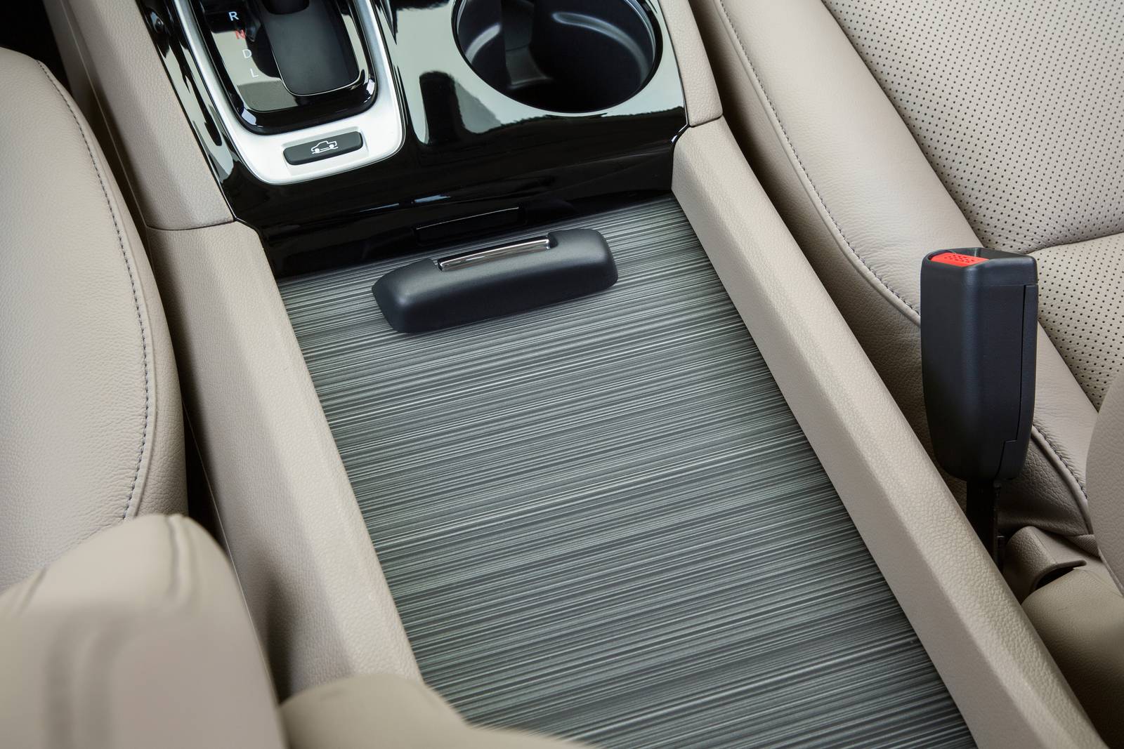 2018 Honda Ridgeline front safety DETAIL