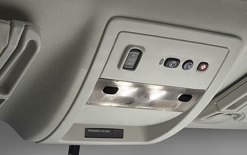 2008 Hummer H2 front safety DETAIL