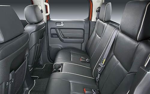 2009 HUMMER H3T interior RI