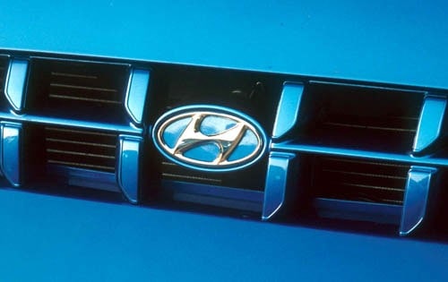 2000 Hyundai Accent exterior FBDG