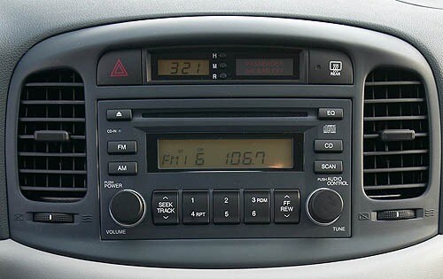 2007 Hyundai Accent interior CC