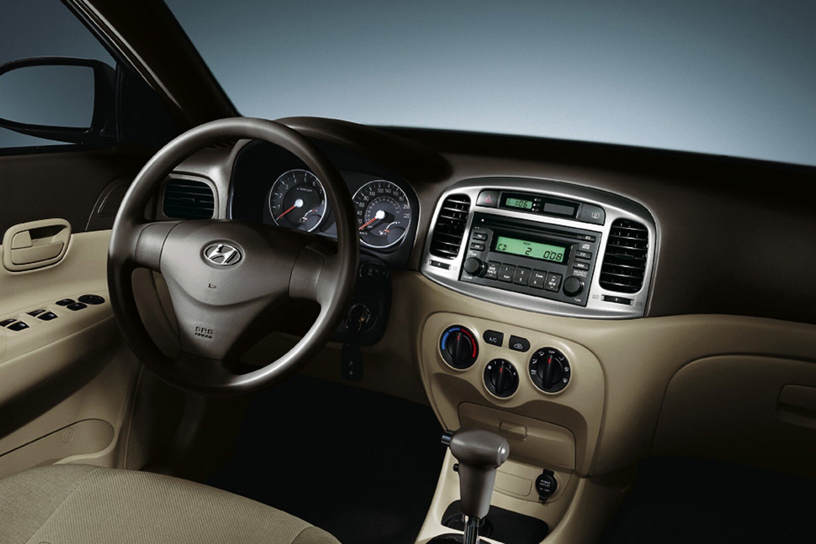 2010 Hyundai Accent interior I