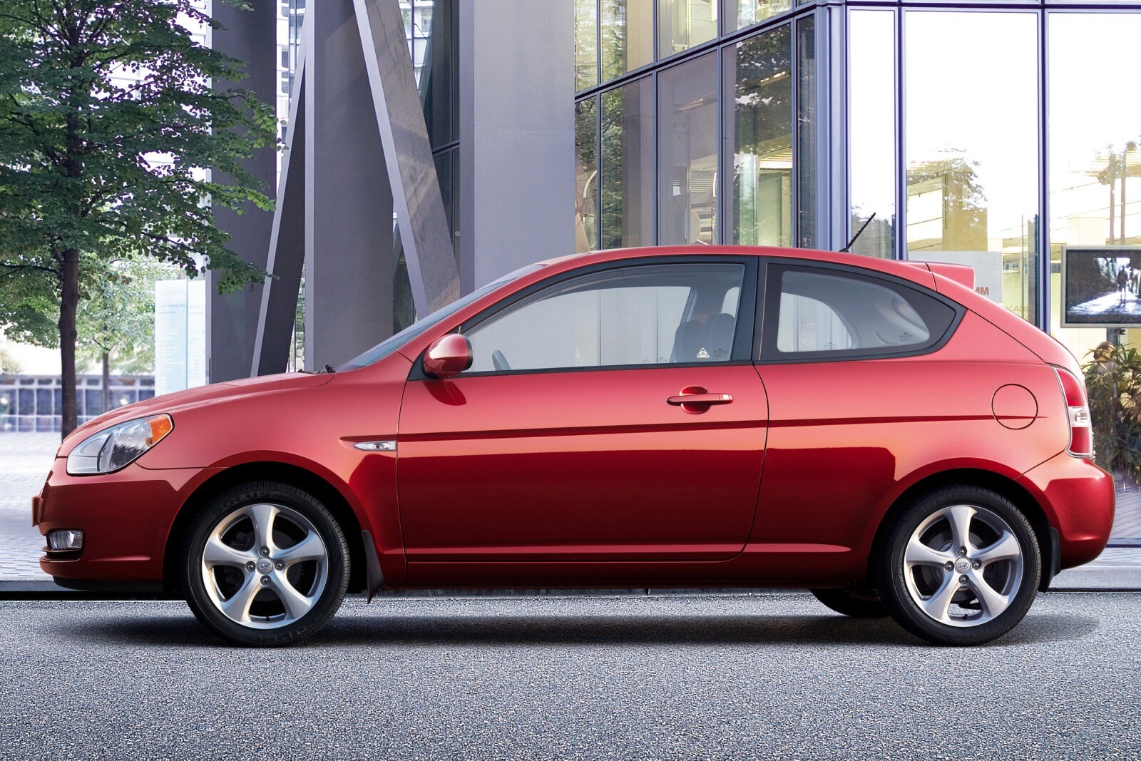 2010 Hyundai Accent GS 2dr Hatchback Exterior