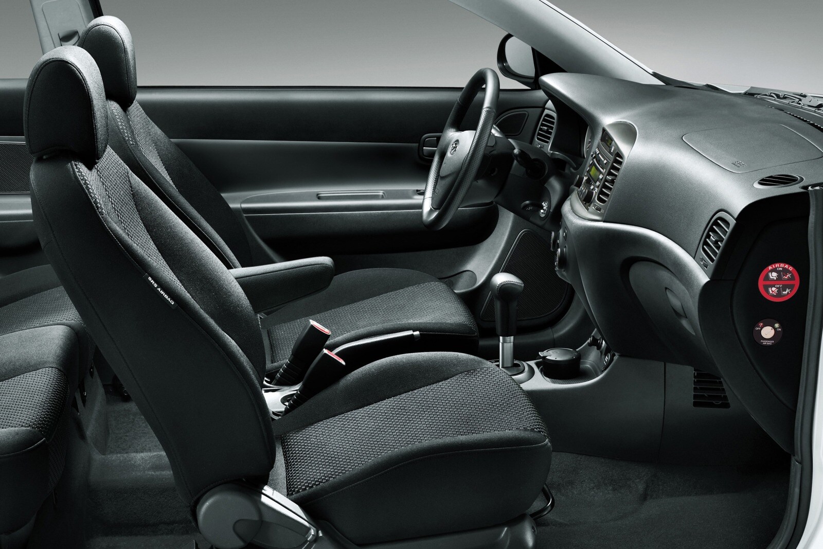 2010 Hyundai Accent interior I