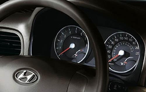 2011 Hyundai Accent interior G