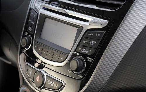2012 Hyundai Accent interior CC