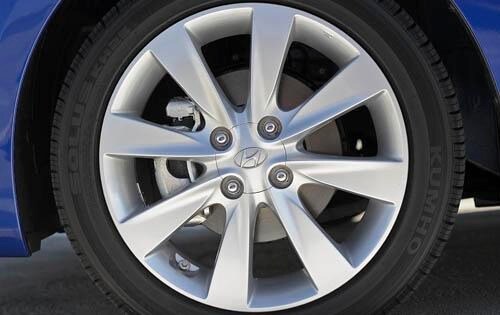 2012 Hyundai Accent exterior W