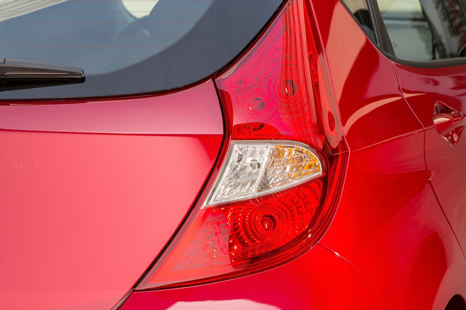 2016 Hyundai Accent exterior EDETAIL