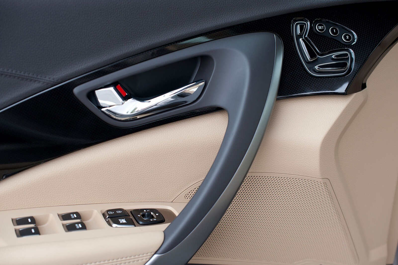 2012 Hyundai Azera interior DETAIL