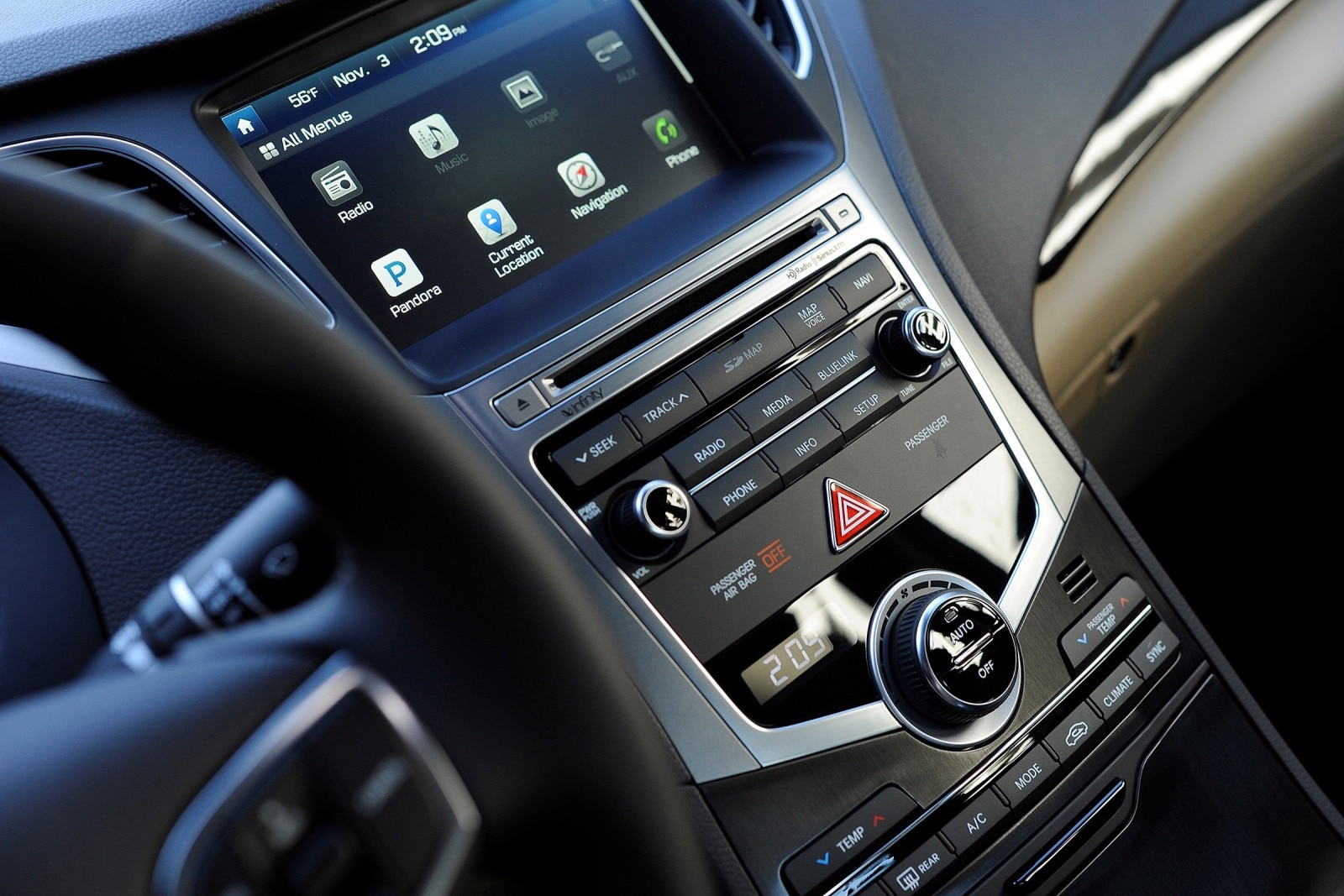 2016 Hyundai Azera interior CC