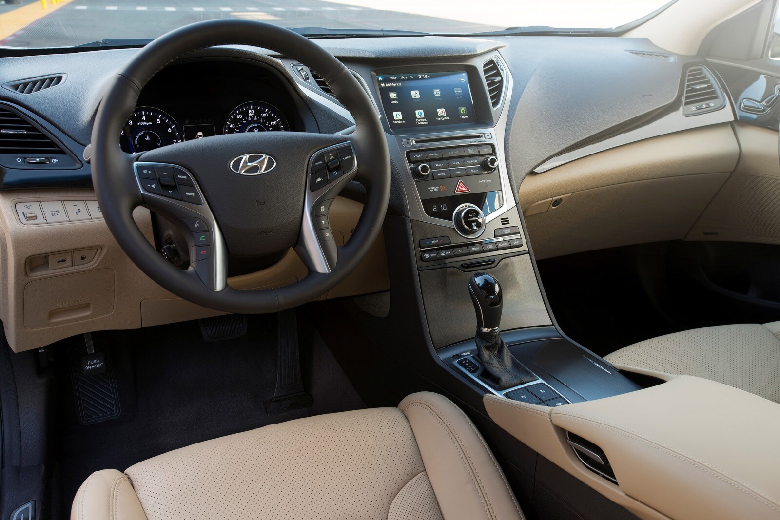 2017 Hyundai Azera interior D