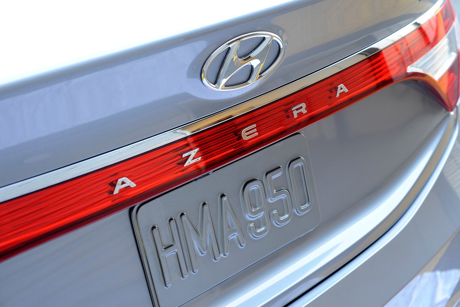 2017 Hyundai Azera — OEM photo 3