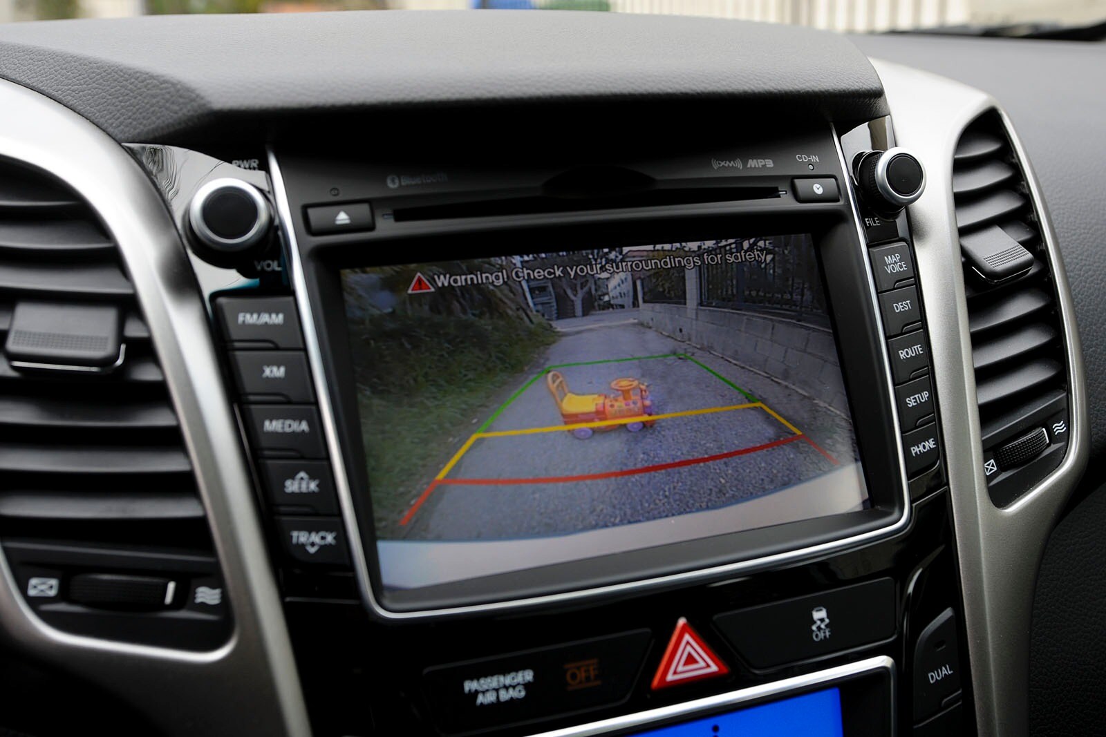 2013 Hyundai Elantra interior NAVSYS