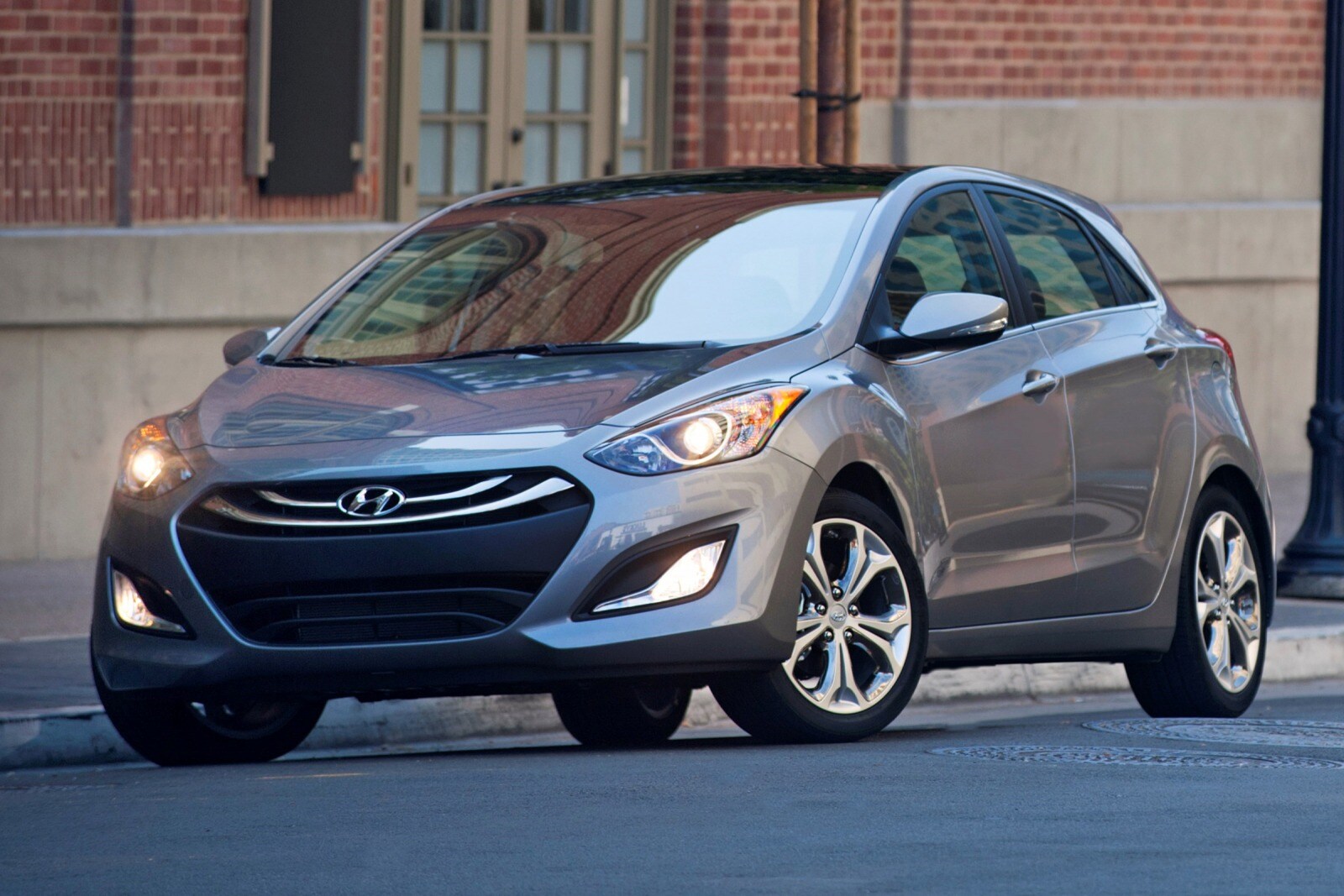2013 Hyundai Elantra exterior FQ