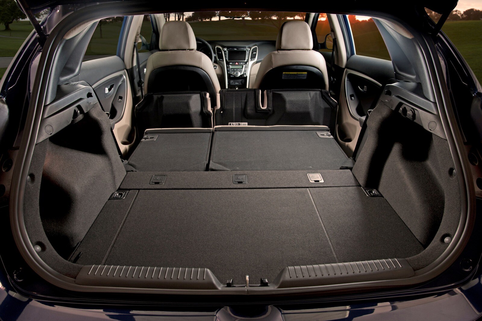 2013 Hyundai Elantra interior I