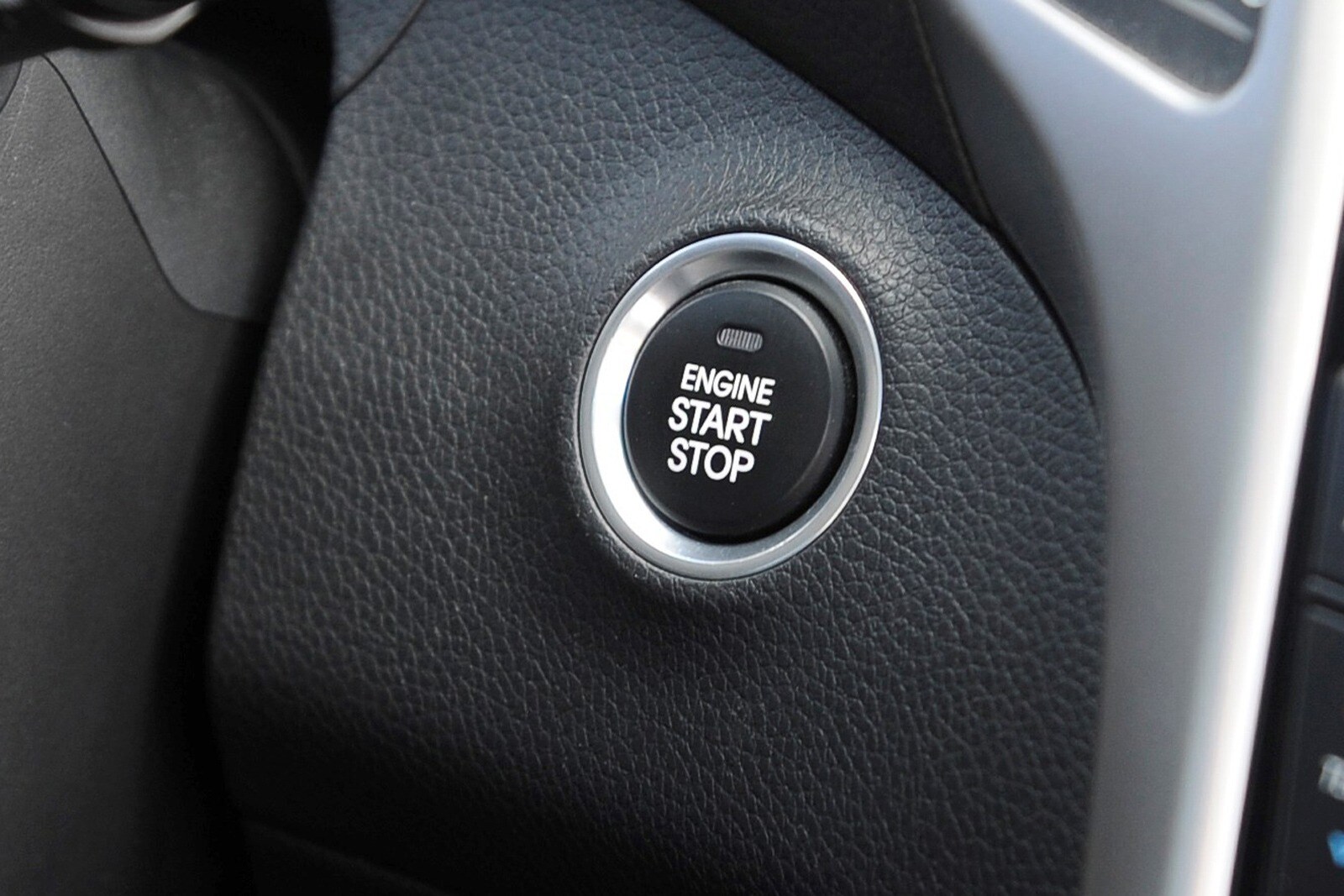 2014 Hyundai Elantra front safety DETAIL