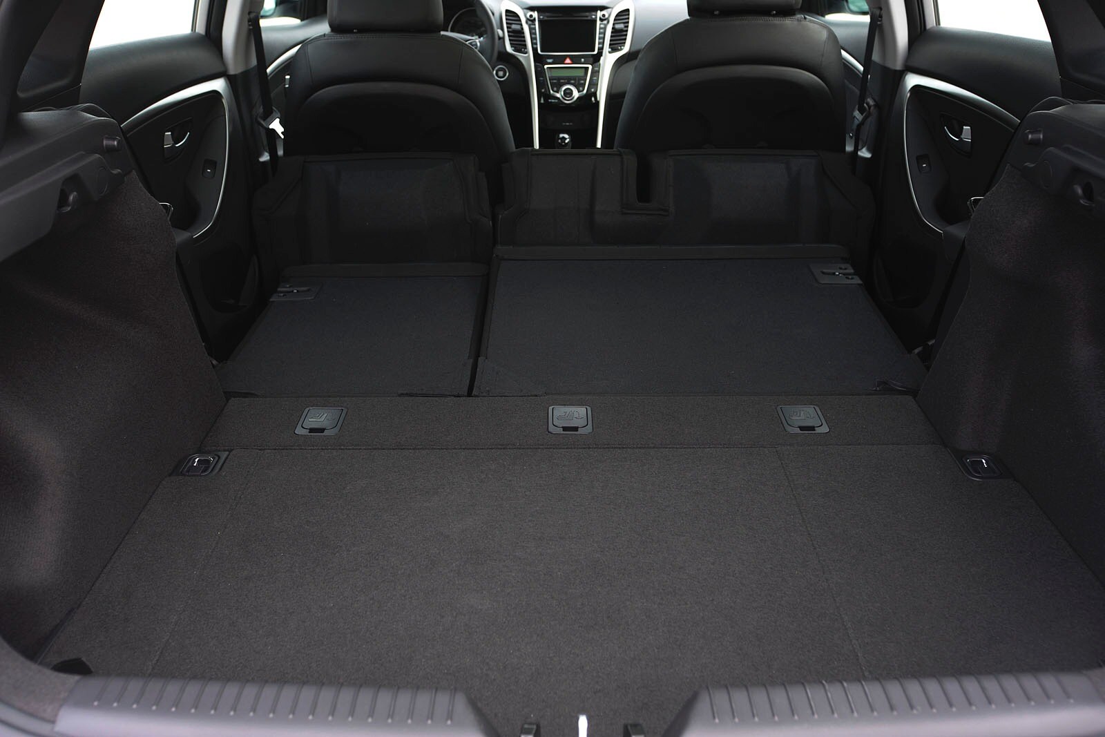 2016 Hyundai Elantra GT interior CARGO