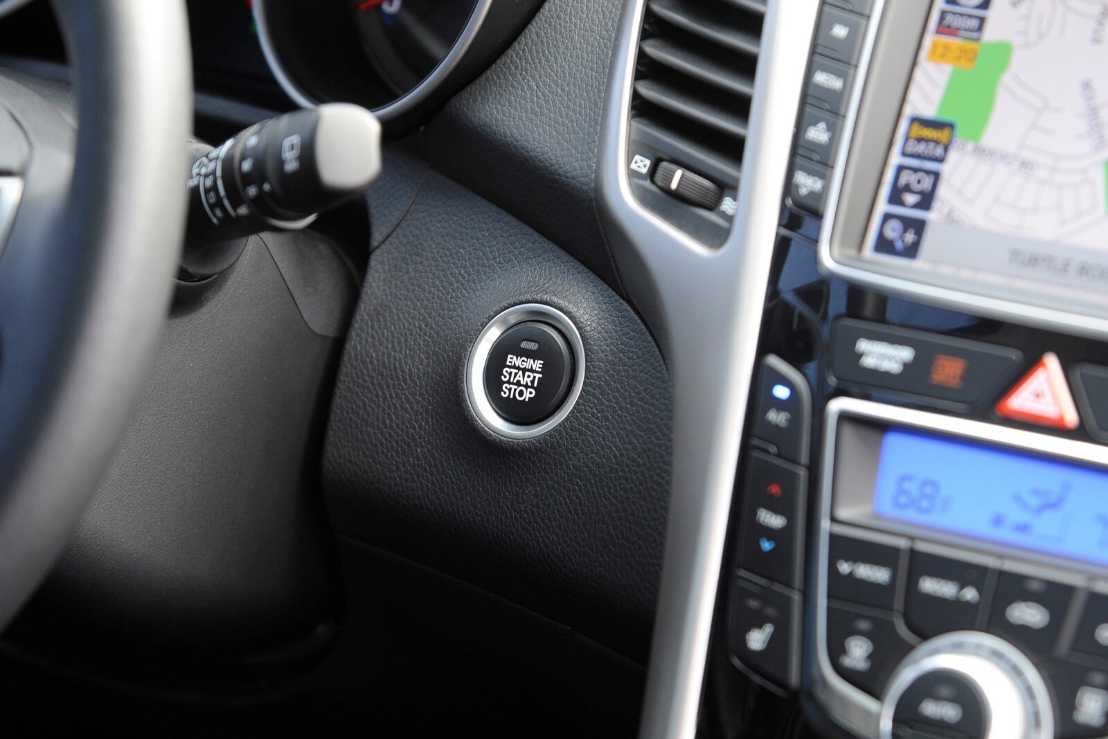 2016 Hyundai Elantra GT interior DETAIL