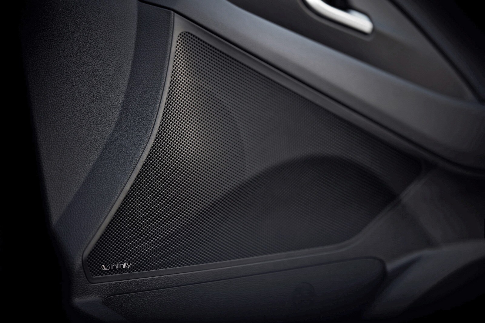 2018 Hyundai Elantra interior DETAIL