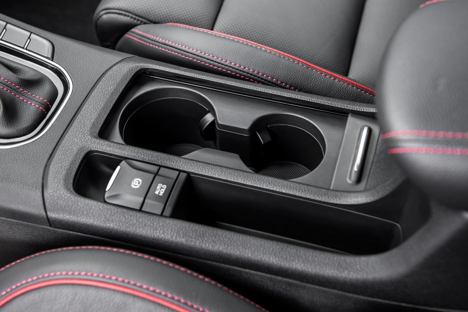 2018 Hyundai Elantra interior CUP