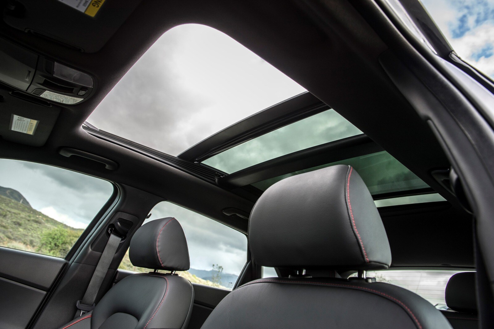 2018 Hyundai Elantra interior DETAIL