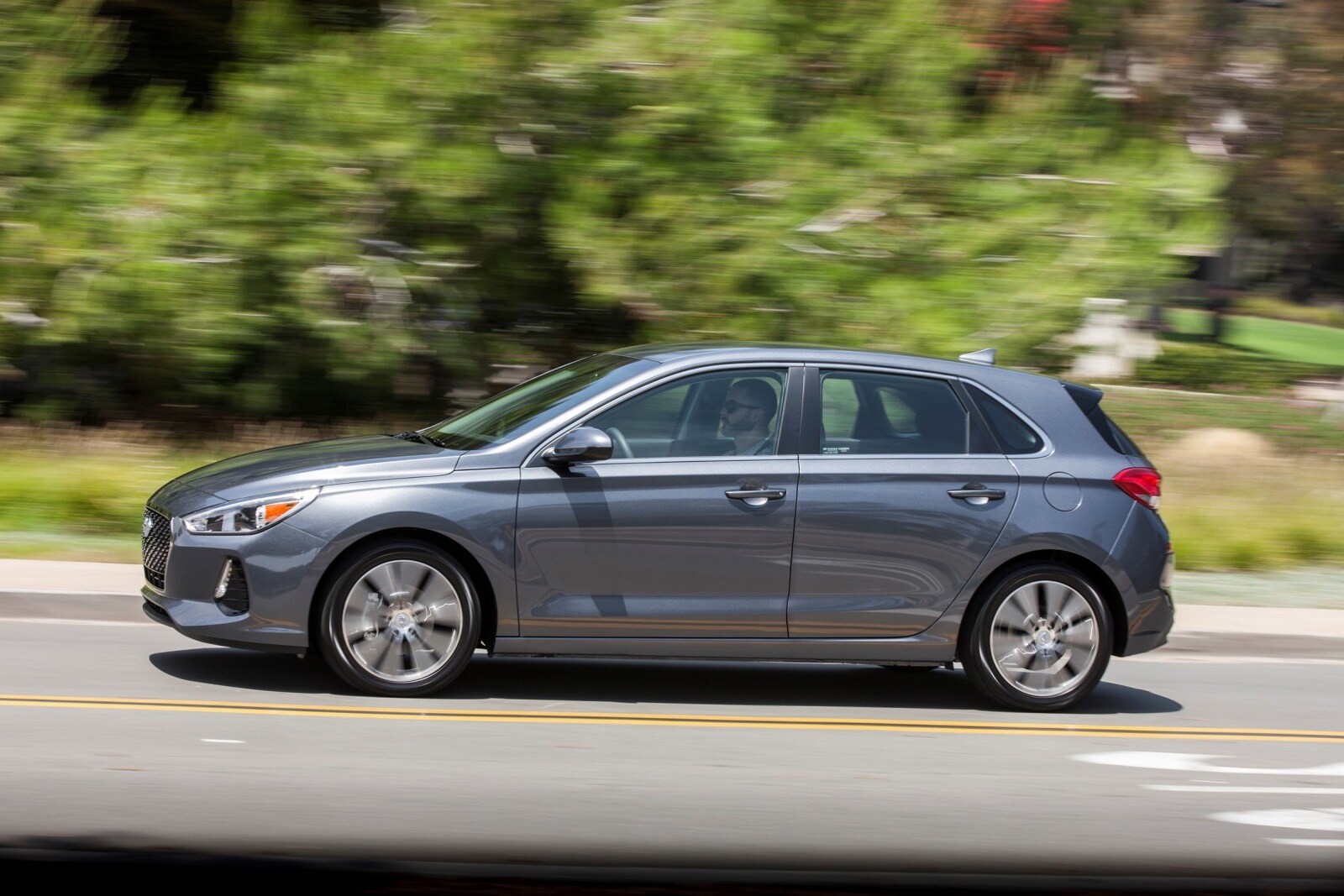 2018 Hyundai Elantra exterior S