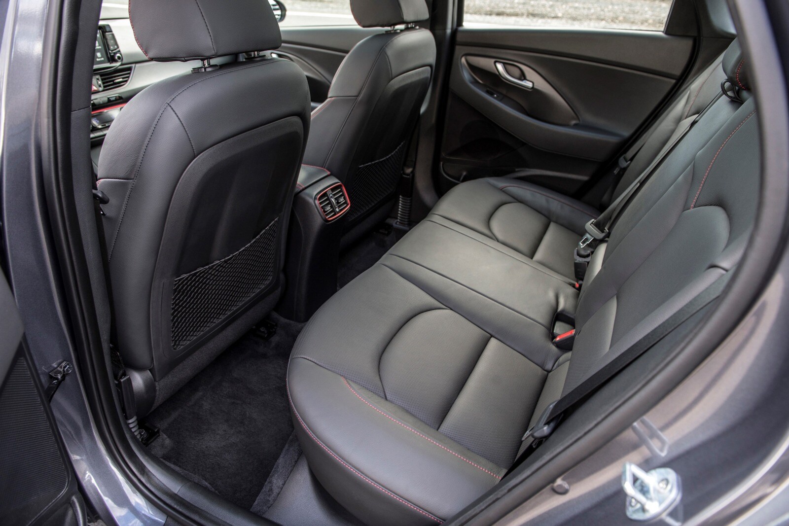 2018 Hyundai Elantra interior RI