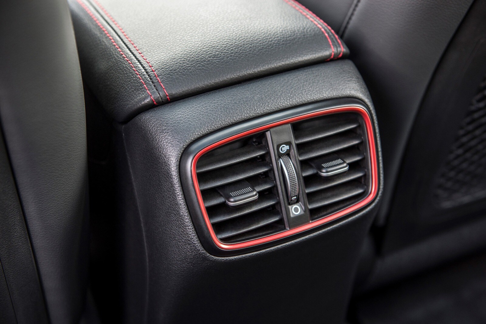 2018 Hyundai Elantra interior DETAIL
